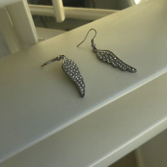 Wing earrings - Picture 3 of 5
